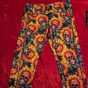 Constantly Varied Gear Sunflower and Skull Capri Leggings XL